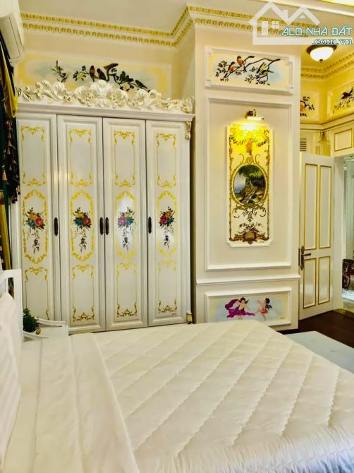 SIÊU BIỆT THỰ DÁT VÀNG MT NGUYỄN ĐÌNH CHIỂU Q1 – 312M² – KIẾN TRÚC CHÂU ÂU – GIÁ TỐT! - 2
