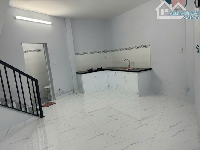 Bán nhà 2 tầng hẻm Trường Sa gần chợ Bình Tân , Nha Trang Giá 2ty4 - 2