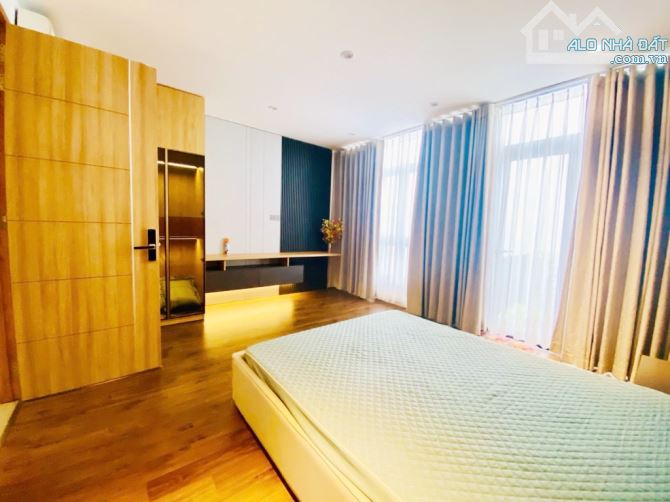 XE HƠI NGỦ TRONG NHÀ - GẦN SÂN BAY GA T3 - ĐƯỜNG C1 - NGANG 5M - NHÀ CÓ THANG MÁY - 90M2 - - 2