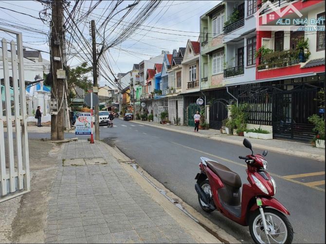 Lô đất có mặt tiền đường Nguyễn Trung Trực, phường 4, thành phố Đà Lạt, nằm trong kqh - 2