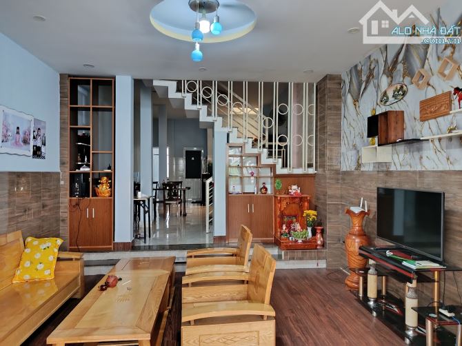 🏡 BÁN NHÀ 3 TẦNG GẦN VINCOM DĨ AN – DT 110M² – XE HƠI VÀO NHÀ – CHỈ 3.55 TỶ - 2