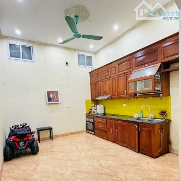 Nhà Kim Hoàng lô góc 39m2 4 tầng dân xây chắc chắn ô tô đỗ gần rẻ nhất khu vực 5 tỷ 35 - 3