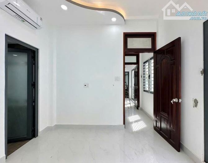 BÁN NHÀ FULL NỘI THẤT GẦN HXH ĐOÀN THỊ ĐIỂM - PN - NGANG KHỦNG 8.6M 4 TẦNG. CHỈ 8.6 TTR - 3
