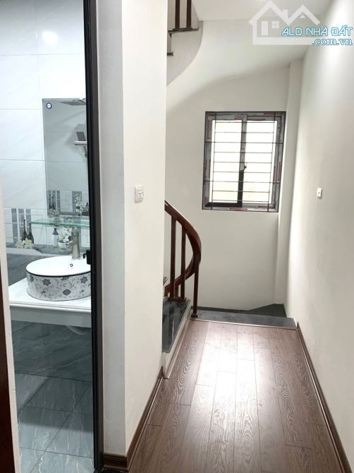 CHUYỂN CÔNG TÁC BÁN CĂN NHÀ MẬU LƯƠNG ,NGÕ NÔNG ,NGAY Ô TÔ GIÁ 5.65 TỶ - 3