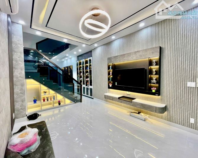 BÁN GẤP NHÀ ĐẸP QUẬN 7 - VIEW LANDMARK 81 - SỔ HỒNG RIÊNG, GIÁ 7,45 TỶ - 3
