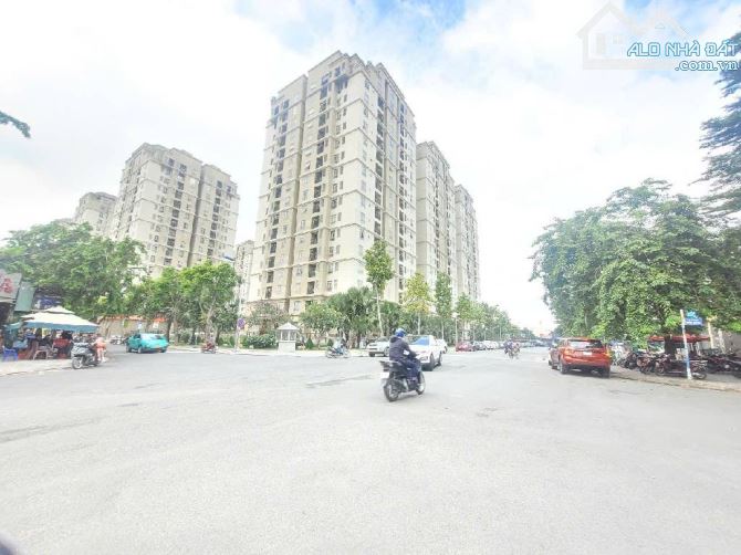 SỐC! BIỆT THỰ 3 TẦNG THANG MÁY - MT THANH NGA, Q9 - 21.9 TỶ! - 3