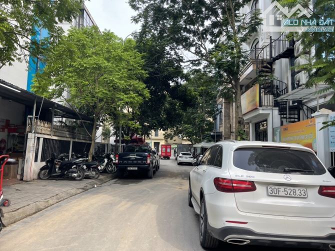 BT NGUYỄN XIỂN -LÔ GÓC - Ô TÔ TRÁNH - VỈA HÈ - FULL NỘI THẤT - TIỆN ÍCH BẠT NGÀN - 3