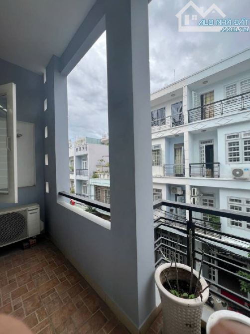HẺM XE TẢI- ĐƯỜNG SỐ 28, DT 56M2, 4 TẦNG,3 PHÒNG NGỦ, NHỈNH 9TỈ - 3