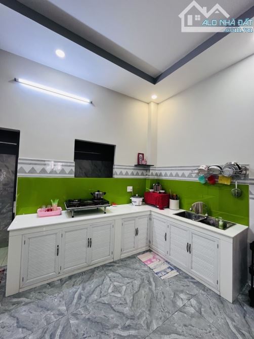 NHÀ CHÍNH CHỦ 1 ĐỜI - 3 Tầng - 4PN - Hoàn Công Đủ - KHÔNG QUY HOẠCH - TẶNG NỘI THẤT-6,28Tỷ - 3