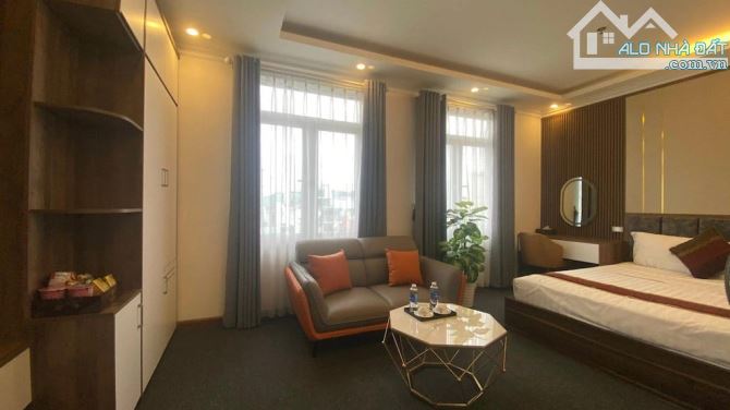 BÁN NHÀ CẦU GIẤY, TÒA CHDVCC LÔ GÓC GẦN PHỐ TRẦN THÁI TÔNG, 120*7, MT10, 30 CHCC, HS150TR - 3