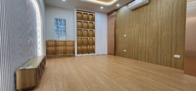 BÁN NHÀ HỒNG TIẾN- BỒ ĐỀ 75M2, 5 TẦNG , GARAGE Ô TÔ, THANG MÁY, KINH DOANH, NGÕ THÔNG - 3