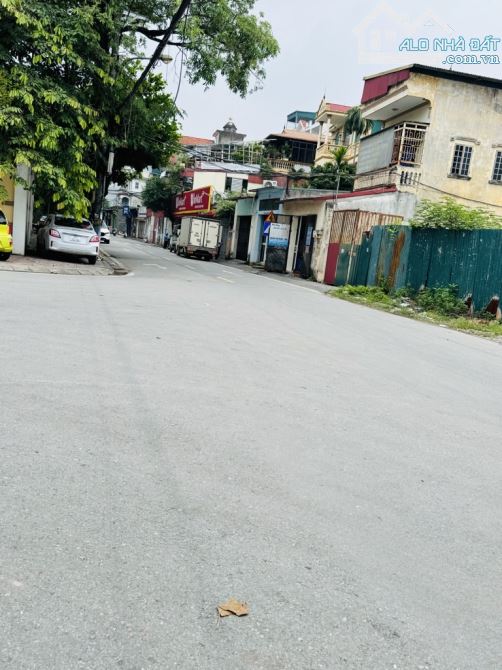 TT VIỆT HƯNG -NHÀ DÂN XÂY THOÁNG,SÁNG -TƯƠNG LAI RẤT GẦN MẶT PHỐ - NHÀ THIẾT KẾ HIỆN ĐẠI - - 3