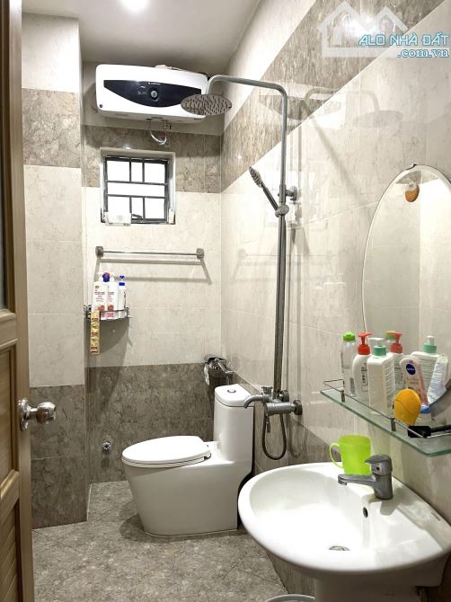 SIÊU PHẨM NHÀ 3 TẦNG MÊ LỆCH – NỘI THẤT SANG – GẦN LÔ GÓC – MẶT TIỀN 10.5M TRUNG TÂM - 3