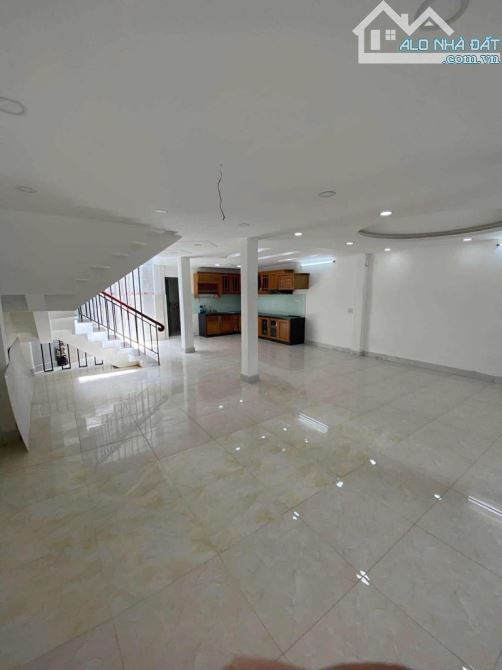 LẠC LONG QUÂN -Q11 - 101M2 - 4 TẦNG - NGANG 7M - HẺM XE HƠI THÔNG - 13 TỶ - 3