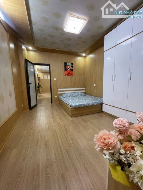 BÁN CĂN HỘ TẦNG 2 TT QUỲNH MAI, 3N, full nội thất - 3