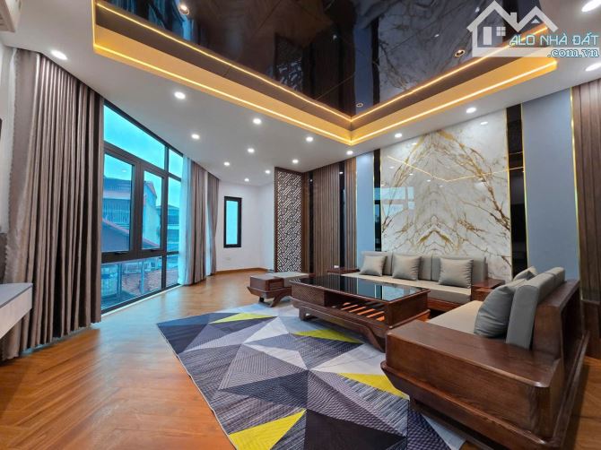 Bán nhà 7 tầng Nguyễn Văn Cừ gara oto, thang máy, full nội thất, 12.9 tỷ - 3