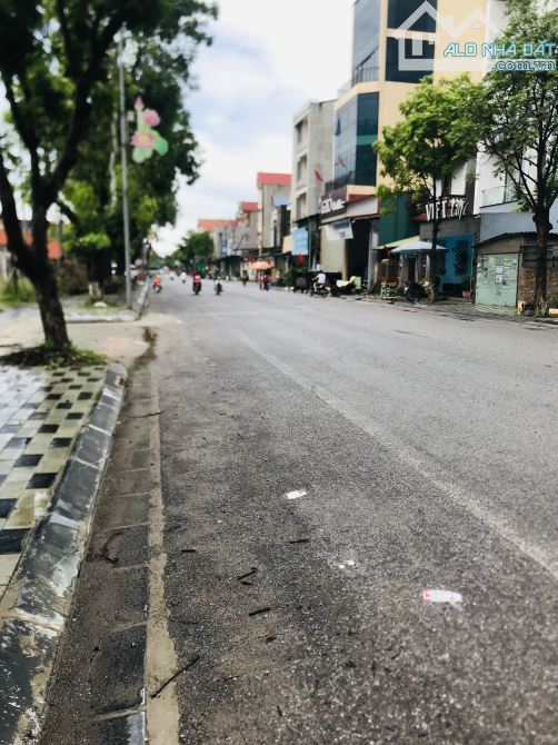 SIÊU PHẨM LÔ GÓC 3 TẦNG MẶT PHỐ TRỤC LIÊN XÃ THUỴ LÂM - ĐÔNG ANH - 3