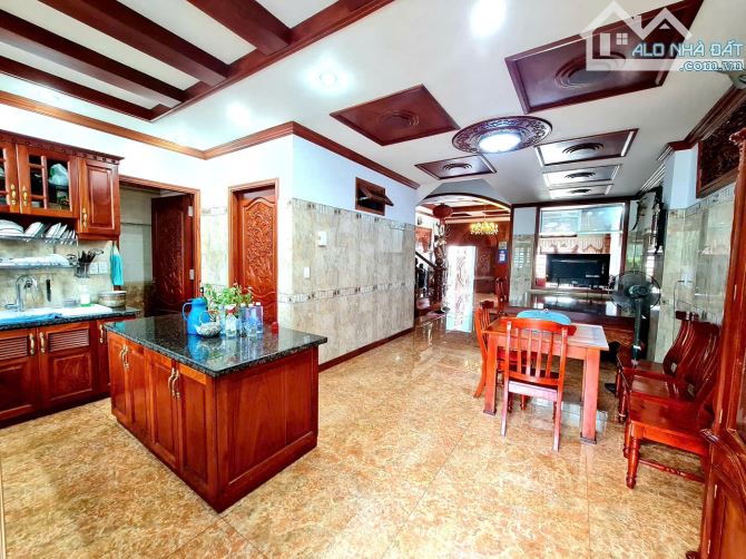 Bán Biệt thự 5 lầu mái Thái MTKD Spa Nguyễn Văn Khối 7m 266m2 có hầm, hồ bơi chỉ 22.5 tỷ - 3