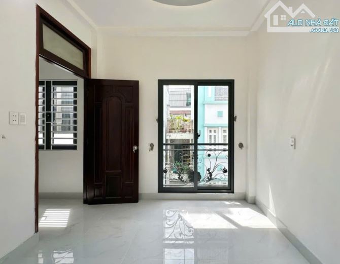 BÁN NHÀ FULL NỘI THẤT GẦN HXH ĐOÀN THỊ ĐIỂM - PN - NGANG KHỦNG 8.6M 4 TẦNG. CHỈ 8.6 TTR - 4