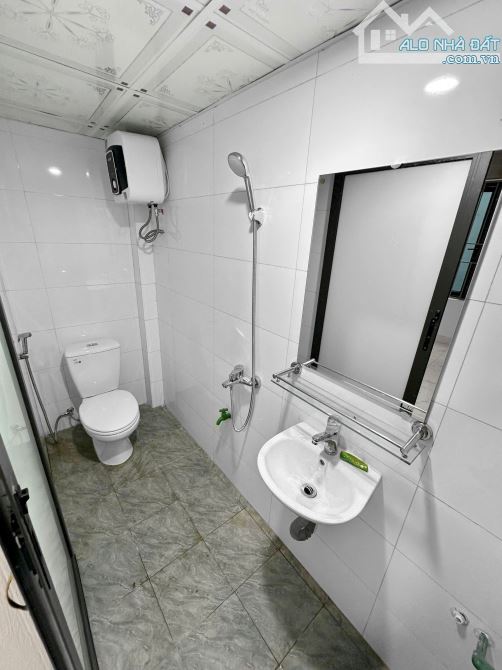 Cho Thuê CCMN 187 Trinh Lương Hà Đông 30m2 Gác Xép Cửa Sổ Thang Bộ Ô Tô Đỗ Cửa Gần Chợ - 4