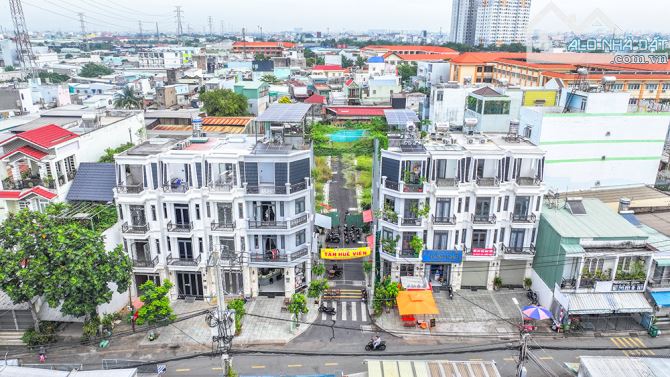 NHÀ KHU MẶT TIỀN CHỢ BÀ HOM CỦ TỈNH LỘ 10 3 LẦU DTSD GẦN 300M ĐIỆN NƯỚC ÂM VỈA HÈ RỘNG RÃ - 4