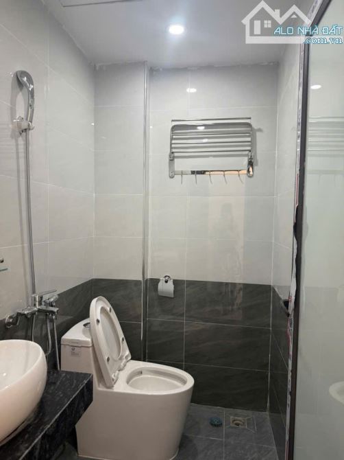B.Á.N NHÀ MẶT PHỐ  LAI XÁ ,  Ô TÔ TRÁNH, THANG MÁY , KINH DOANH ĐỈNH   50M2, 12 TỶ - 4