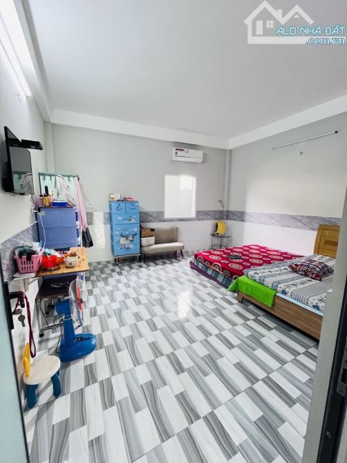 NHÀ CHÍNH CHỦ 1 ĐỜI - 3 Tầng - 4PN - Hoàn Công Đủ - KHÔNG QUY HOẠCH - TẶNG NỘI THẤT-6,28Tỷ - 4