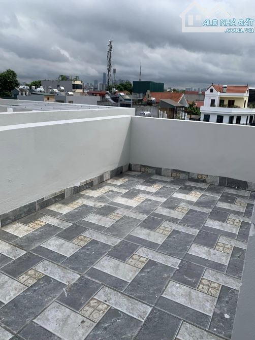 Nhà 5 tầng 32m2, ô tô đỗ ngõ, gần đường Lê Quang Đạo, cuối  Ỷ La Dương Nội, giá 3.95 tỷ - 4