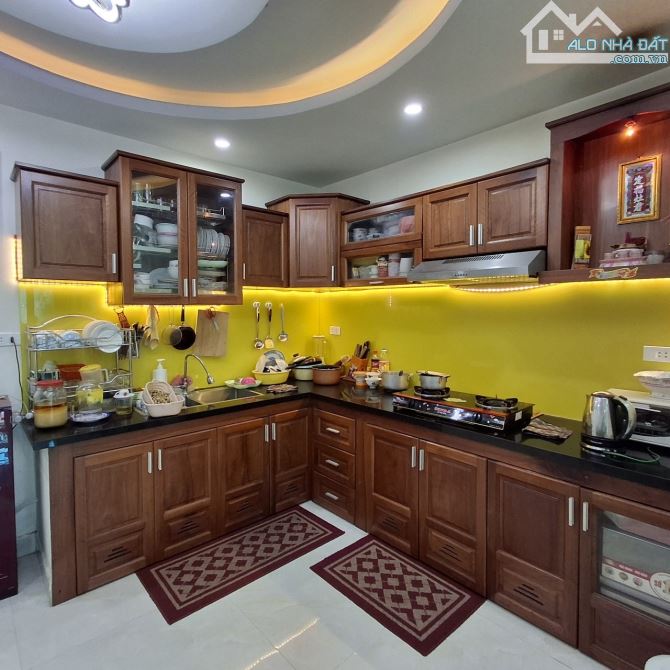 Bán nhà 3 tầng mê đẹp, ô tô đỗ cửa - Lê Cơ gần Núi Thành - Hải Châu - chỉ nhỉnh 6 tỷ - 4