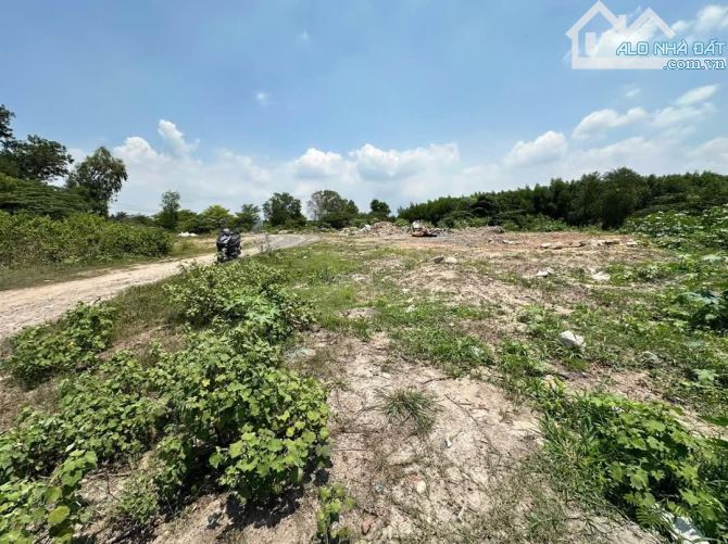 👉B.án lô Đất hai mặt Tiền Đường 3604m² (40.8x99m). Có 200m thổ cư . ●sát bên Dự Án Thung - 4