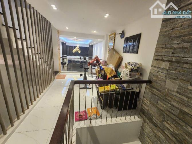 Nhà 4 tầng, Trần Trọng Cung. 100m2 - 5 phòng ngủ, Đường nhựa 6m. Nhỉnh 14 tỷ - 4