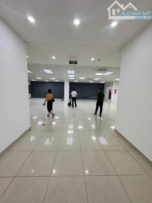 BQL chủ tòa nhà 90 Ngụy Như Kon Tum cho thuê 1000m2 có cắt 300m2, 500m2, 700m2 - 4