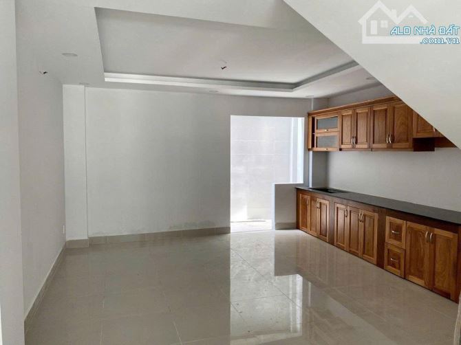 Nhà 3 Lầu 72m2 hẻm 2 xe hơi tránh Điện Biên Phủ gần ĐH HuTech, Ngã Tư Hàng Xanh - 4