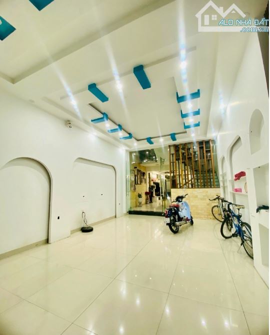 Nhà 4 Tầng – Cực đẹp – Mặt tiền Phan Đăng Lưu – Vị Trí Kinh Doanh – 100m2 – Giá 1x tỷ - 6