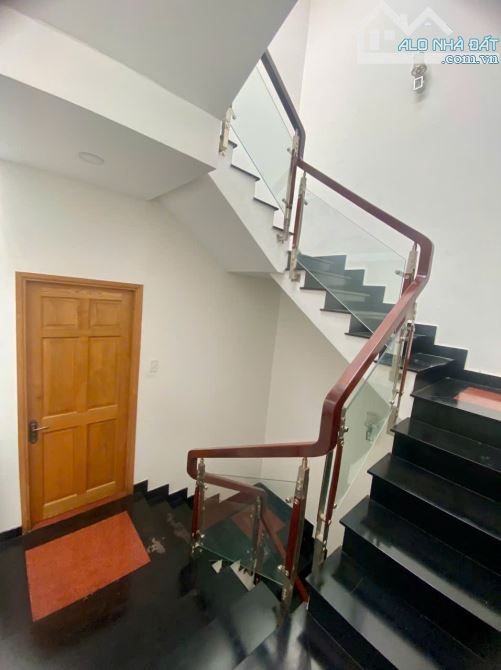 NHÀ ĐẸP 5 TẦNG GIÁ MỀM – HOÀNG BẬT ĐẠT, P.15, TÂN BÌNH –62m2(4*15m) -CHỈ 7.55 TỶ TL MẠNH - 5