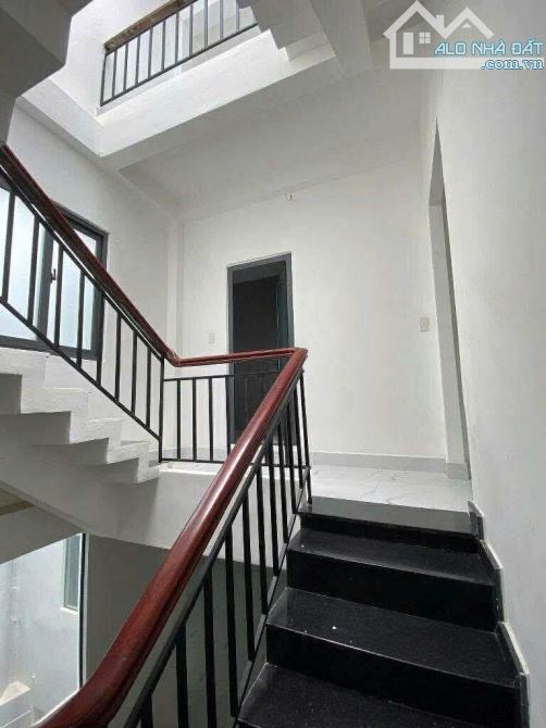 LẠC LONG QUÂN -Q11 - 101M2 - 4 TẦNG - NGANG 7M - HẺM XE HƠI THÔNG - 13 TỶ - 5