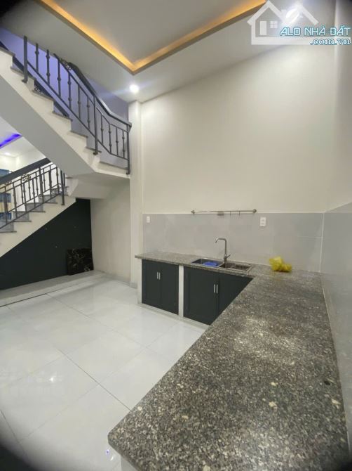 NHÀ ĐẸP GIÁ RẺ. VỊ TRÍ VÍP HXH THÔNG 3 TẦNG SÁT NGUYỄN ẢNH THỦ. SHR FULL THỔ - 5