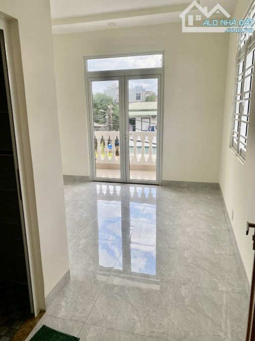 NHÀ 3 TẦNG MẶT TIỀN ĐƯỜNG - NGAY LÃ XUÂN OAI - GẦN VỚI LÊ VĂN VIỆT - 125M2 - 8 TỶ NHỈNH - 5