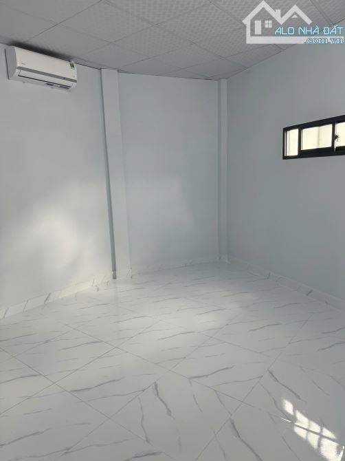 Bán nhà 2 tầng hẻm Trường Sa gần chợ Bình Tân , Nha Trang Giá 2ty4 - 5
