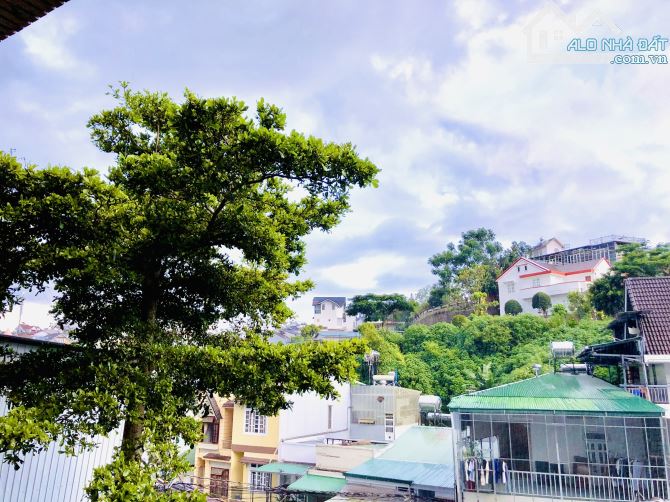 NHÀ 2 TẦNG 2 MẶT TIỀN VIEW DINH BẢO ĐẠI 134M2 NGANG 7M NỞ HẬU 16M CÁCH CHỢ 1.3KM -5,8 TỶ - 6