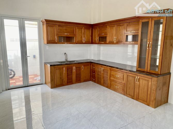 NHÀ 3 TẦNG MẶT TIỀN ĐƯỜNG - NGAY LÃ XUÂN OAI - GẦN VỚI LÊ VĂN VIỆT - 125M2 - 8 TỶ NHỈNH - 6