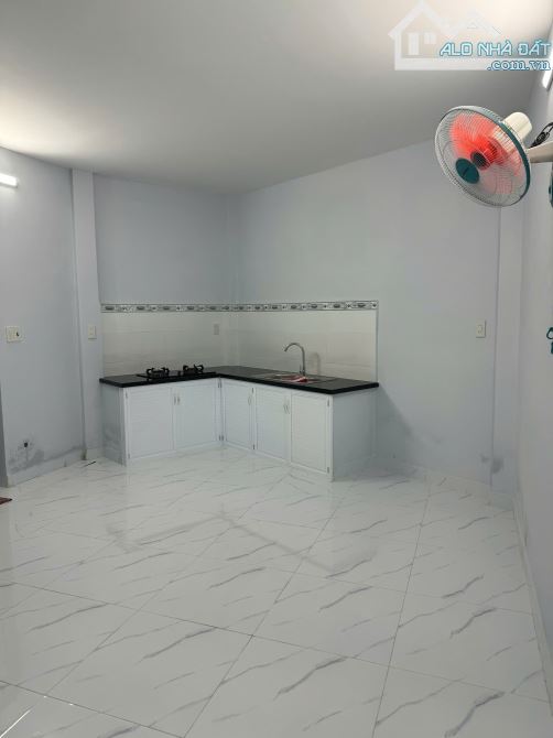Bán nhà 2 tầng hẻm Trường Sa gần chợ Bình Tân , Nha Trang Giá 2ty4 - 6
