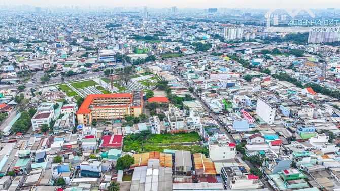 NHÀ KHU MẶT TIỀN CHỢ BÀ HOM CỦ TỈNH LỘ 10 3 LẦU DTSD GẦN 300M ĐIỆN NƯỚC ÂM VỈA HÈ RỘNG RÃ - 7