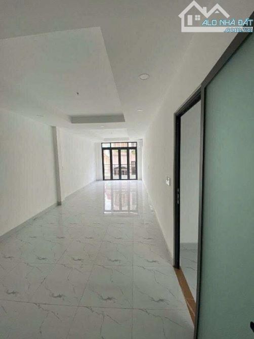LẠC LONG QUÂN -Q11 - 101M2 - 4 TẦNG - NGANG 7M - HẺM XE HƠI THÔNG - 13 TỶ - 7