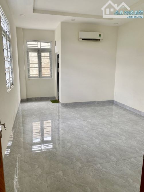 NHÀ 3 TẦNG MẶT TIỀN ĐƯỜNG - NGAY LÃ XUÂN OAI - GẦN VỚI LÊ VĂN VIỆT - 125M2 - 8 TỶ NHỈNH - 7