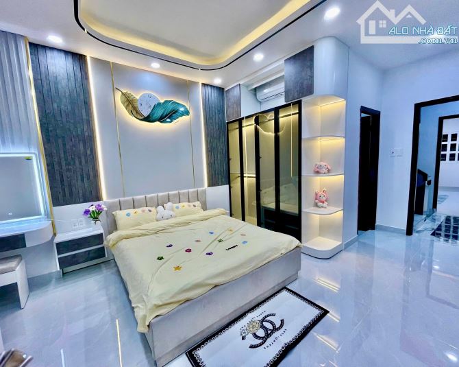BÁN GẤP NHÀ ĐẸP QUẬN 7 - VIEW LANDMARK 81 - SỔ HỒNG RIÊNG, GIÁ 7,45 TỶ - 8