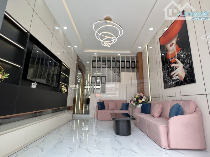 NHÀ KHU MẶT TIỀN CHỢ BÀ HOM CỦ TỈNH LỘ 10 3 LẦU DTSD GẦN 300M ĐIỆN NƯỚC ÂM VỈA HÈ RỘNG RÃ - 8