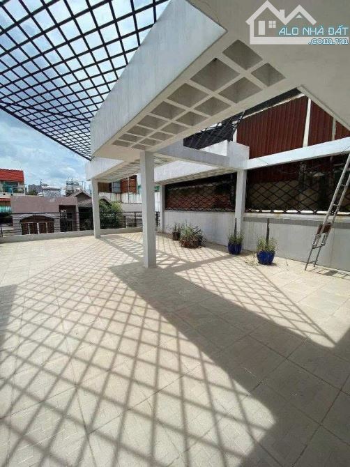 LẠC LONG QUÂN -Q11 - 101M2 - 4 TẦNG - NGANG 7M - HẺM XE HƠI THÔNG - 13 TỶ - 8