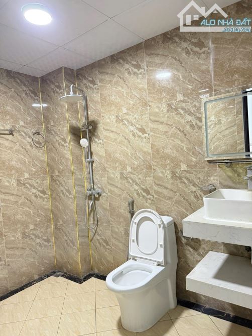 CỰ LỘC THANH XUÂN NHÀ 4 TẦNG DÂN XÂY TRẮC CHẮN VIEW ĐỈNH NGÕ THÔNG OTO 36M_7,5 TỶ - 8