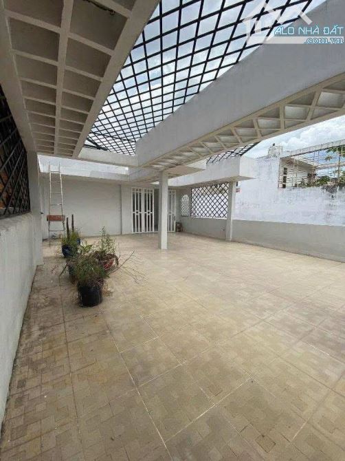 LẠC LONG QUÂN -Q11 - 101M2 - 4 TẦNG - NGANG 7M - HẺM XE HƠI THÔNG - 13 TỶ - 9